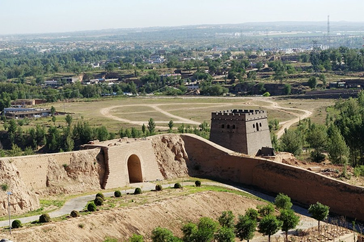 2017镇北台西南800米处,有明代易马城遗址,俗