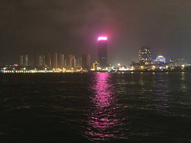 2017夜晚的栈桥,莫非王家卫电影的色调来自于