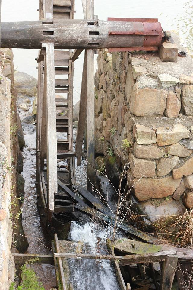 瀑布林温泉度假村