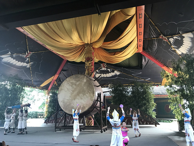 2024基诺山寨是基诺族人,他们是跟傣族人有世仇,吃了小吃,看了表演,品了好多茶。基诺族人表演_基诺山寨-评论-去哪儿攻略