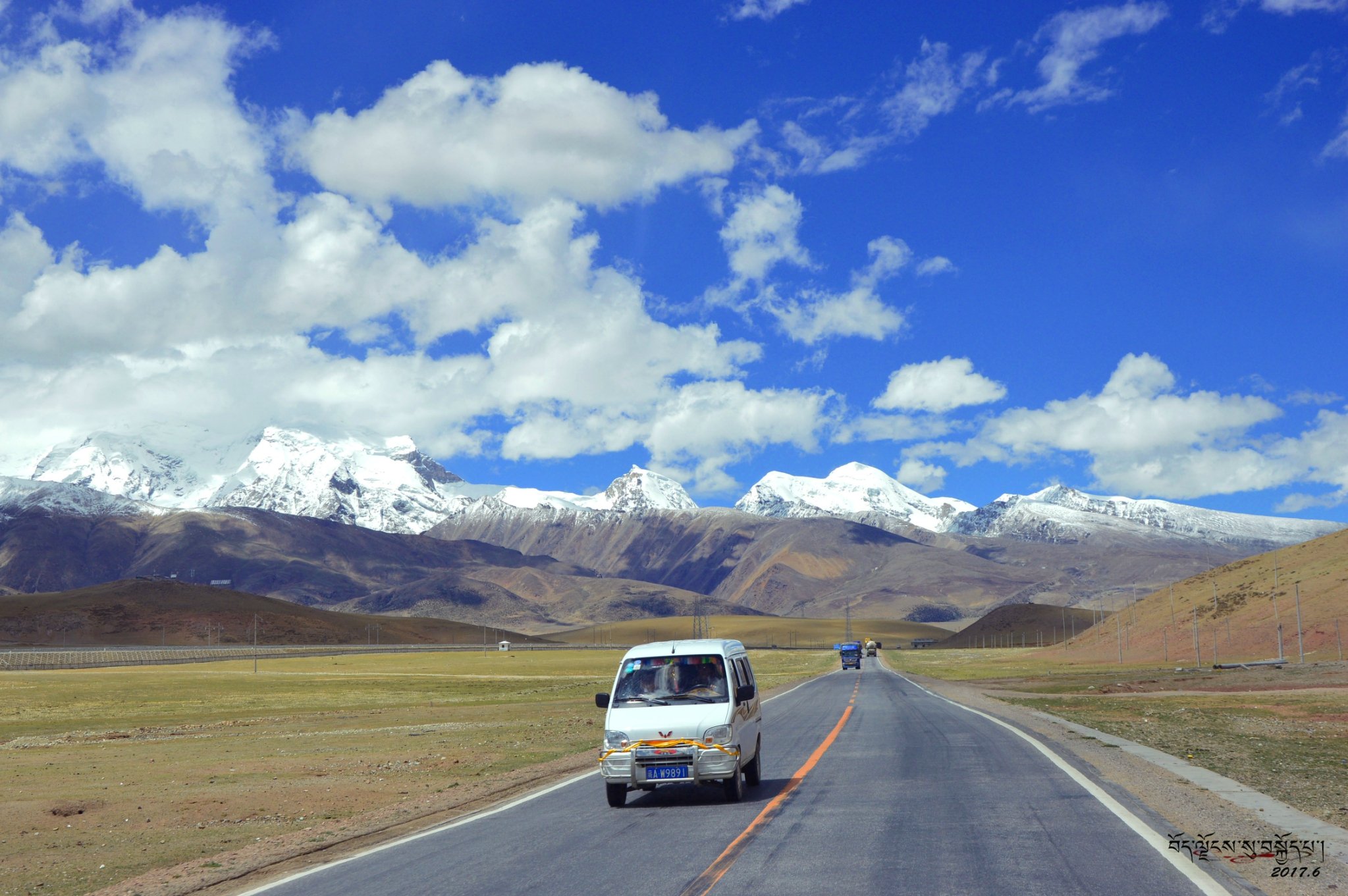 青藏公路一瞥最美的风景在路上限速是极好的你可以尽情的按快门留下每