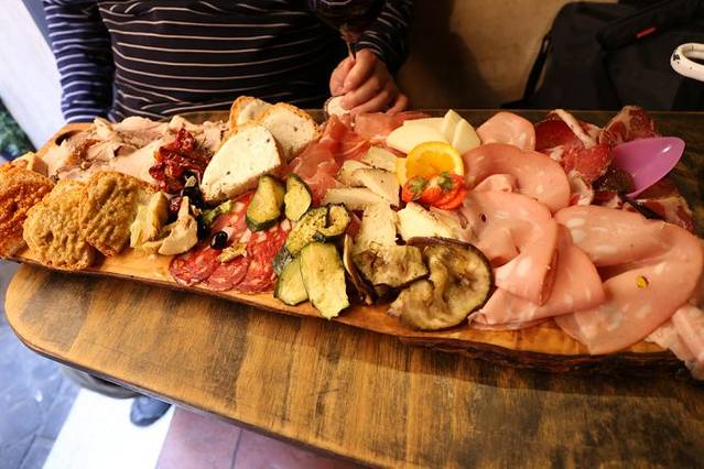 Prosciutteria Cantina Dei Papi(Trevi)