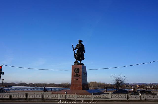 伊尔库茨克英雄纪念碑