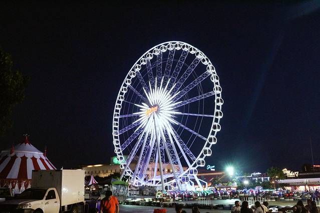 曼谷夜市摩天轮