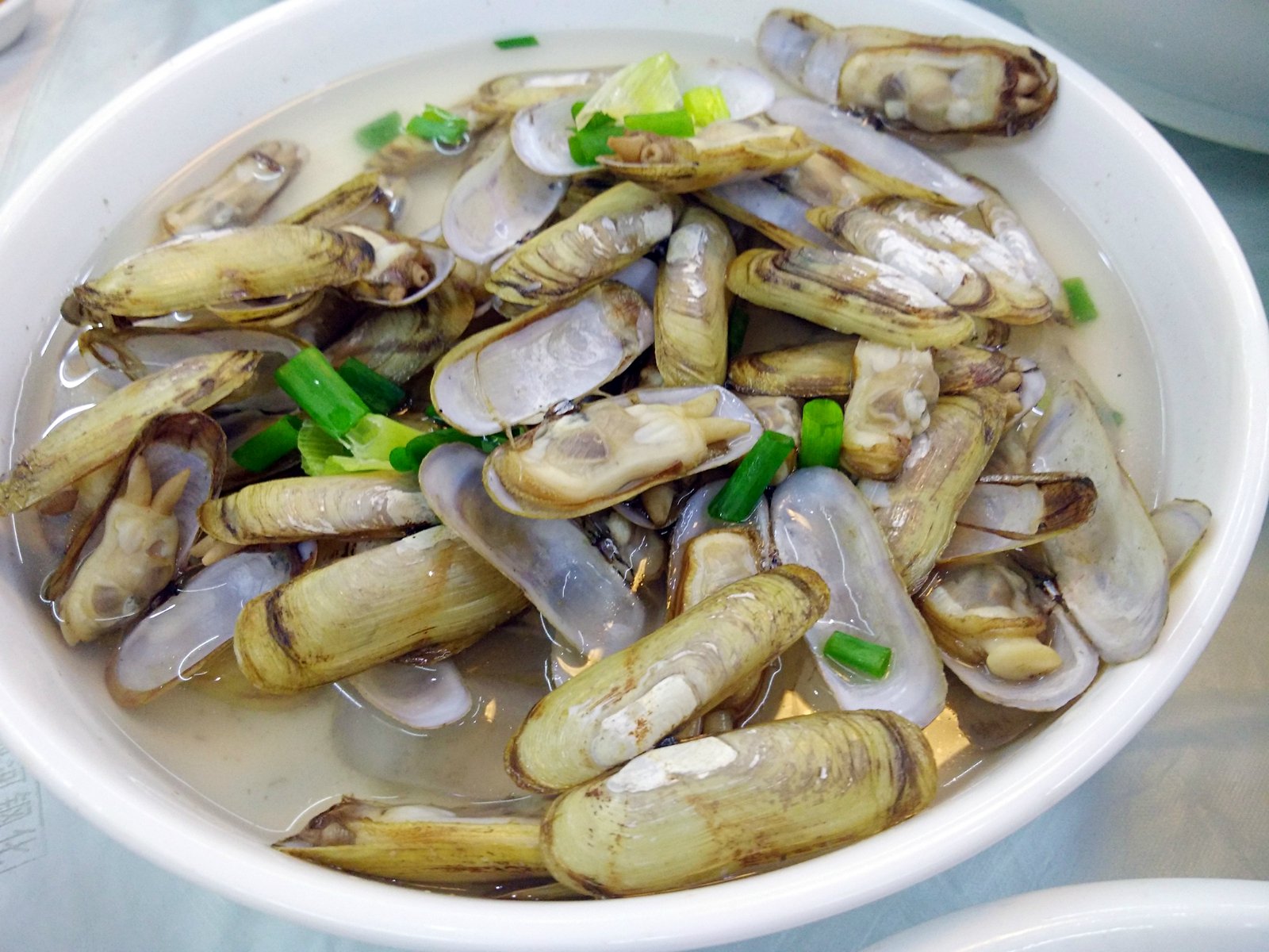 白灼对虾很新鲜特别好吃水果也很好吃朱家尖西瓜是很有名的水煮蛏子