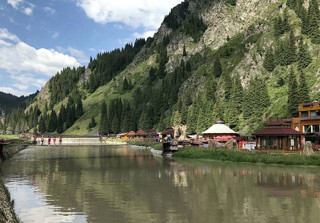 乌鲁木齐天山大峡谷