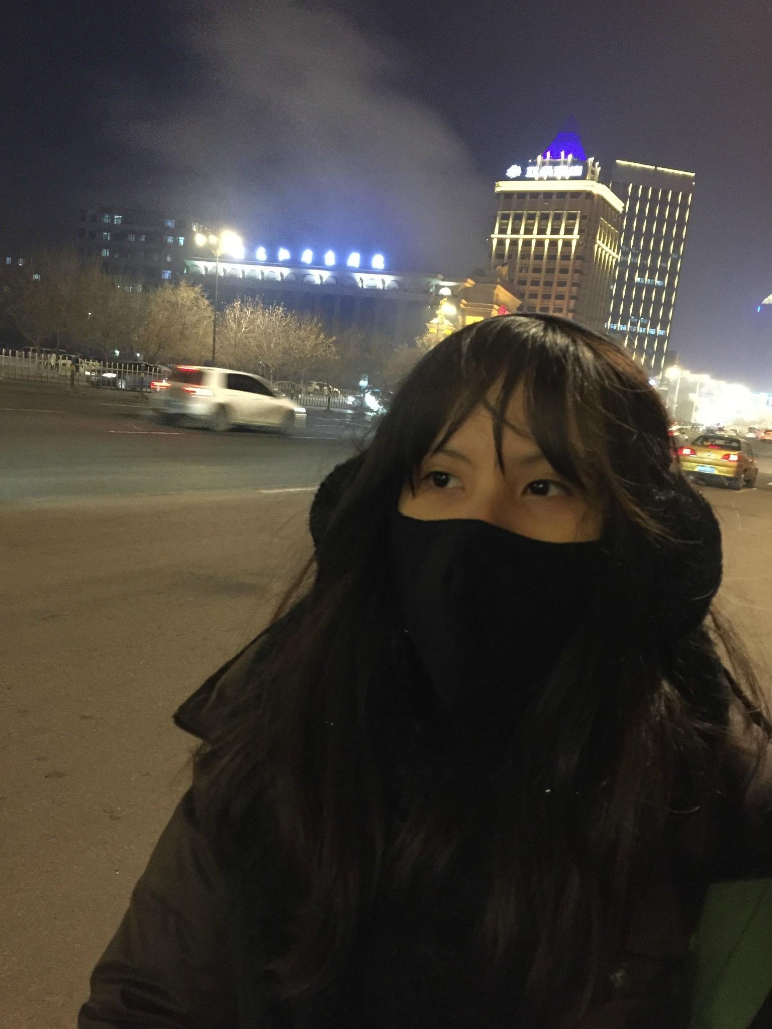 在等公交车途中和八万一直在哈气拍照,永远都有雾气玩不腻玩不腻
