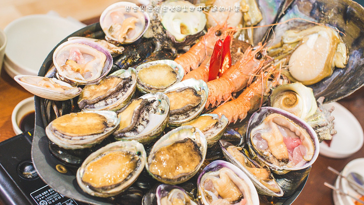 生鱼拌面1万(超级超级好吃)鲍鱼粥1万 看这份量