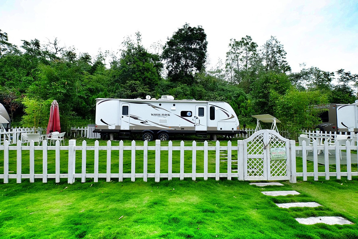 安顺黄果树房车营地住宿