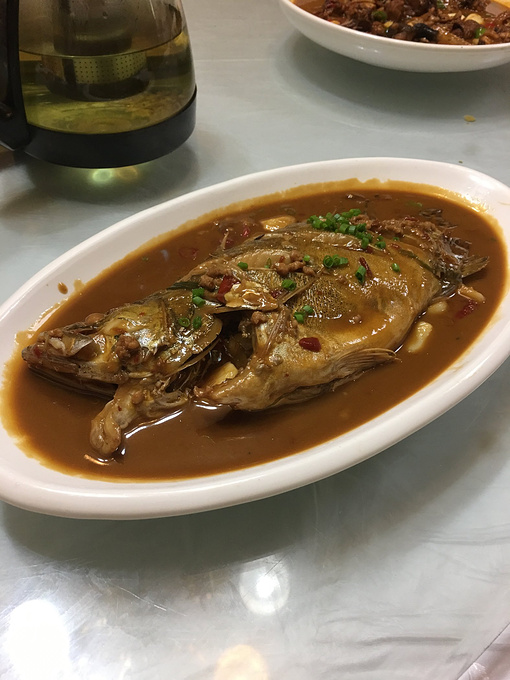 味道不错有名气的大谷里鱼丸红烧鸡,味道还