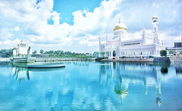 奥马尔·阿里·赛义夫丁苏丹清真寺