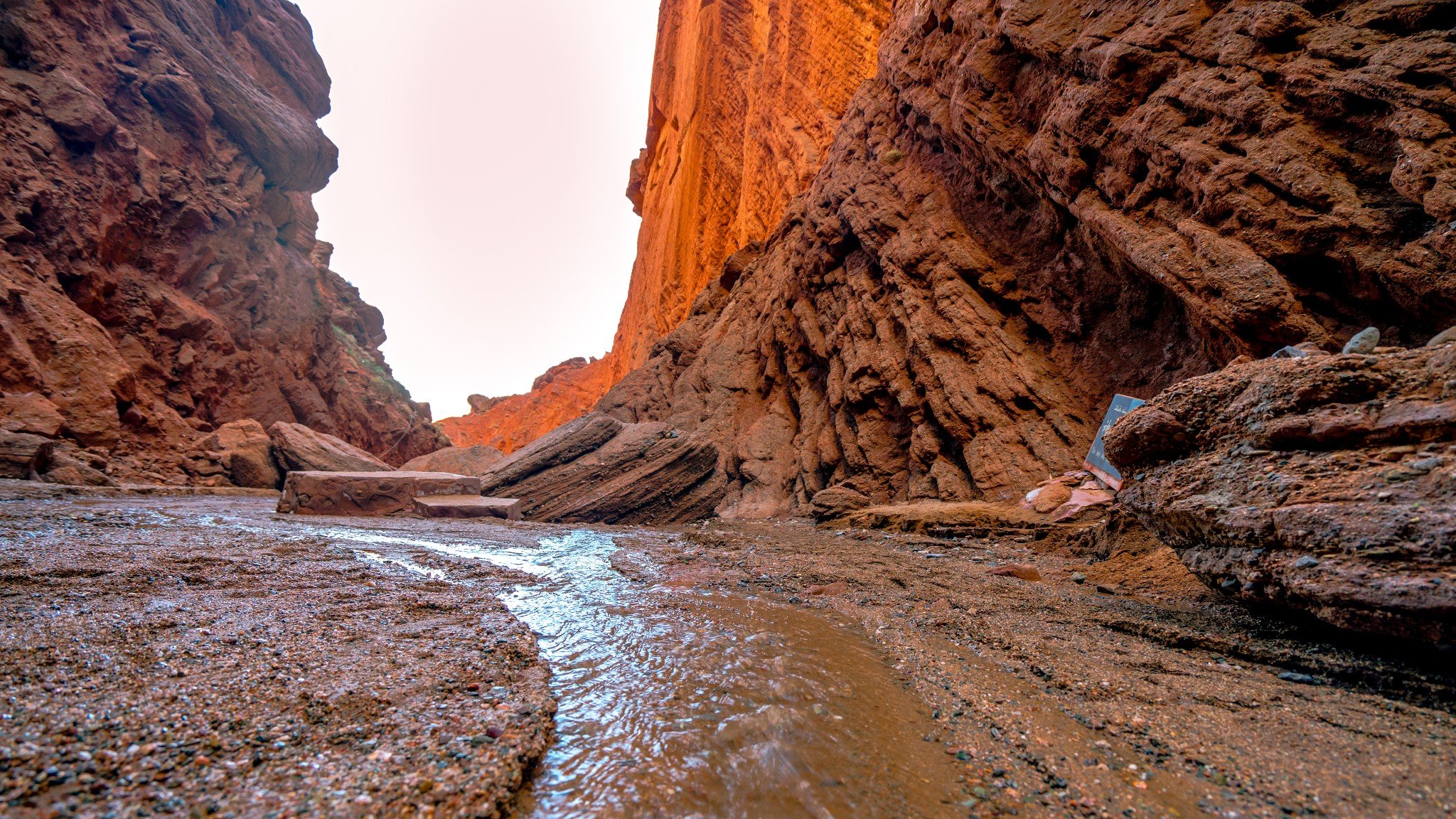 库车大峡谷的迷人之处不仅仅在于它的雄奇险峻还在于它的幽深宁静和