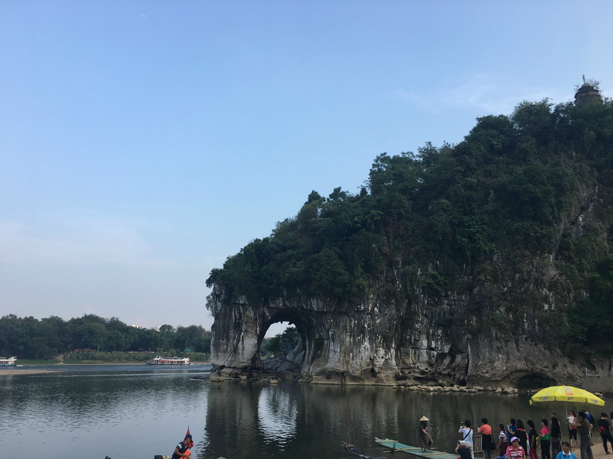 桂林訾洲岛象鼻山公园图片