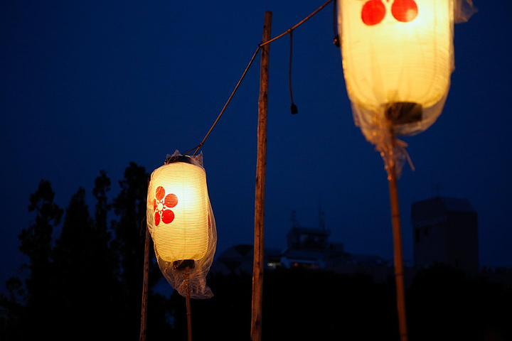 21花火大会没开始前 先可以看看在脚下的大川河上举行的 船渡御 毛马樱之宫公园 评论 去哪儿攻略