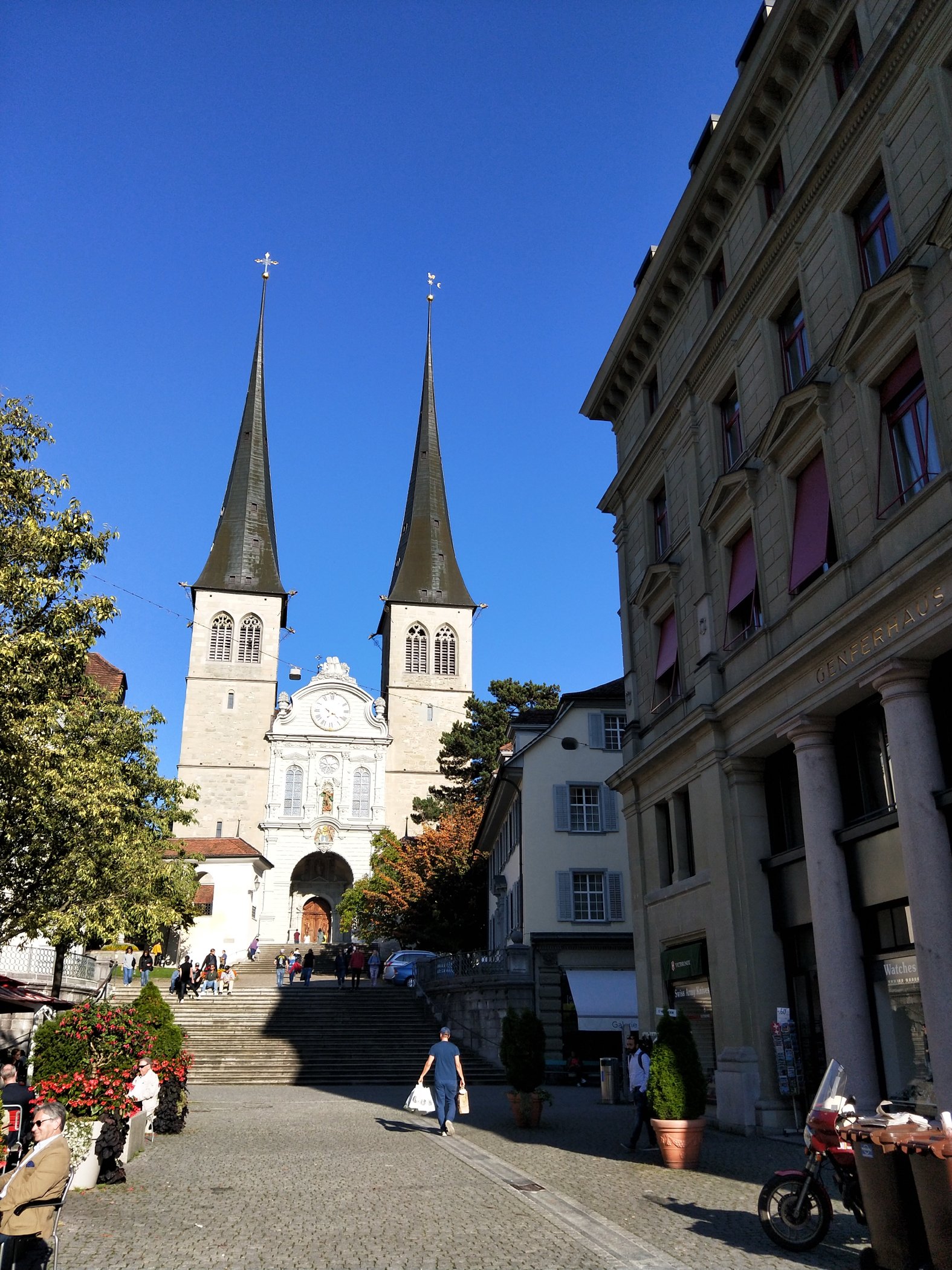 它睡着了世界名表,很荣幸我有一块卢塞恩教堂