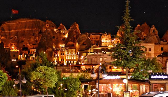 乌奇希萨尔城堡