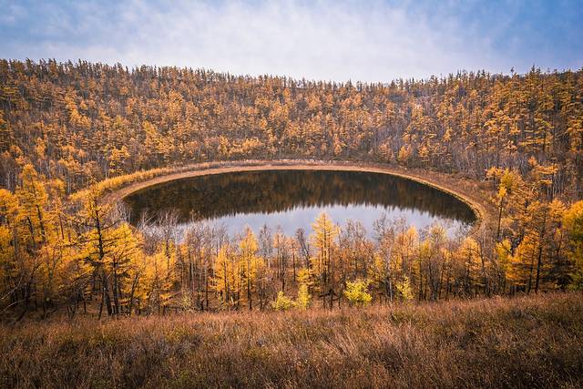 月亮天池火山地貌游览区