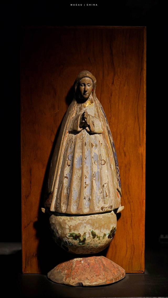 天主教艺术博物馆与墓室