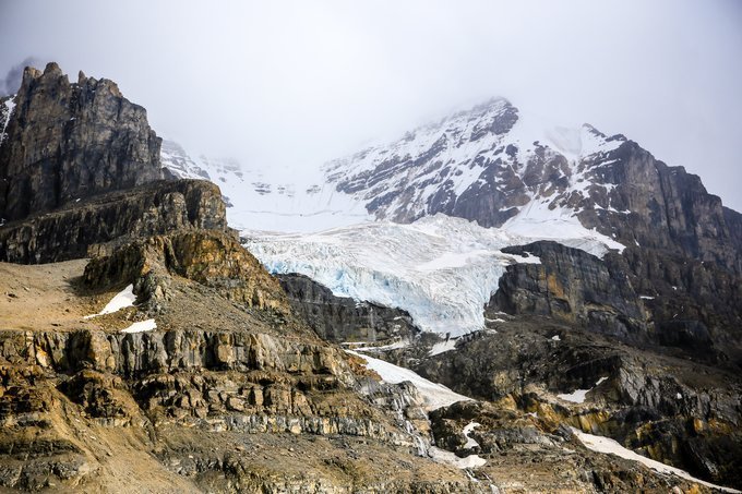 2018哥伦比亚冰原游玩攻略,由于冰河的冰层密度极高,阳.