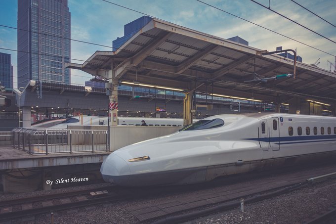 十五天900图摄影游记 为了赶上东京站早上6:26发到新大阪的新干线ひか