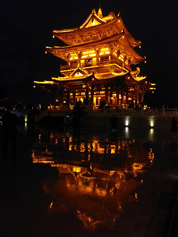 2018到第一天青年旅舍老板推荐的东西巷觅食