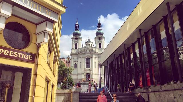 卡罗维发利市场温泉回廊