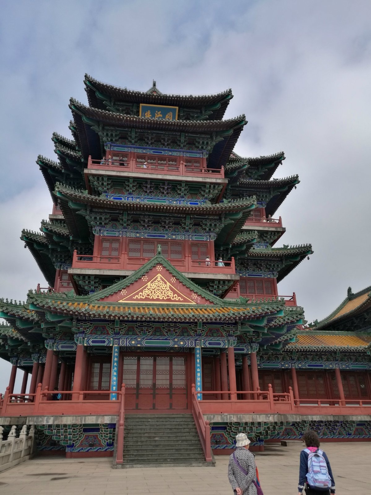 整个游览时间建议为2小时左右有兴趣的还可以在上山过程中看一下炮台