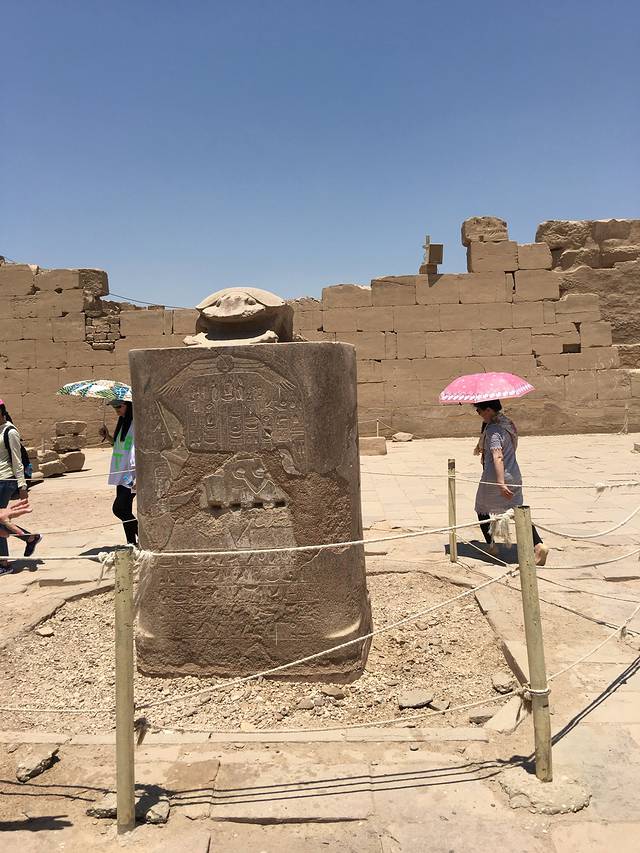 跟团4700元去埃及,看时间惧怕的金字塔。