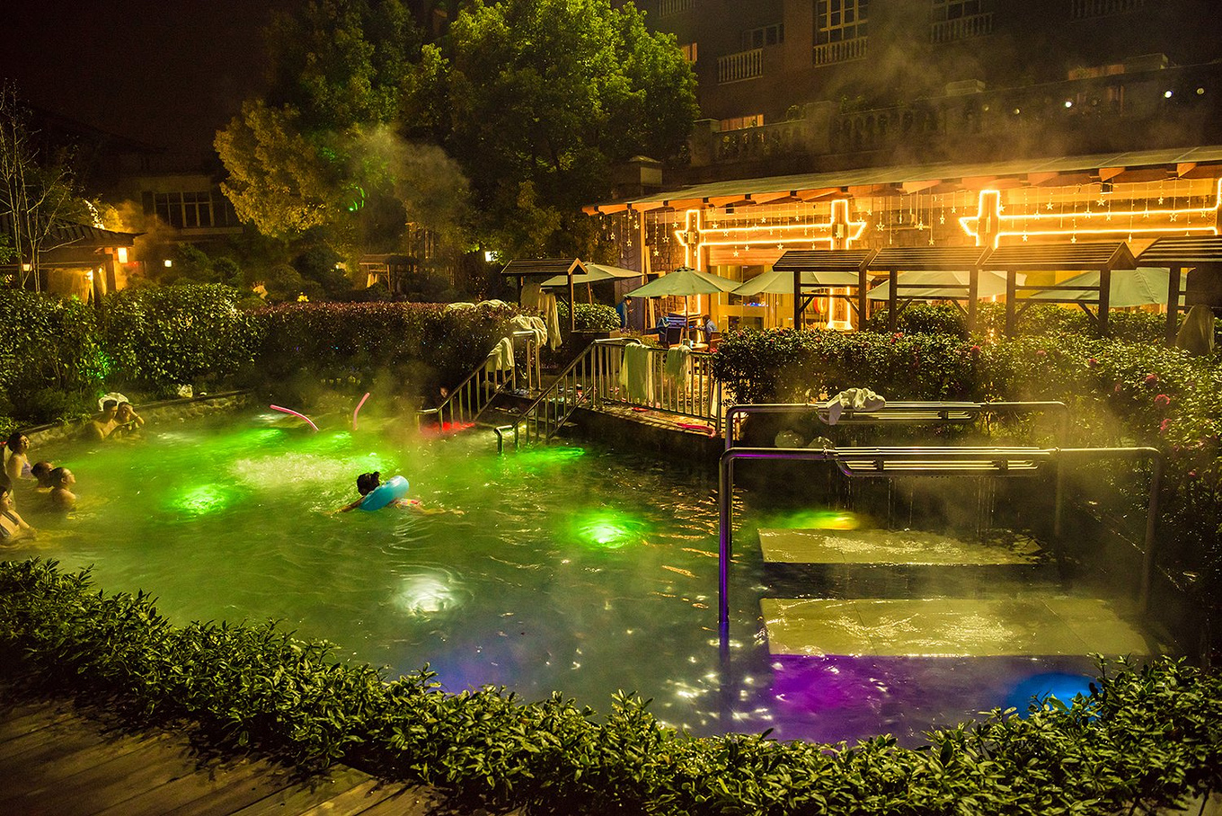 边泡温泉边看表演,来宋城过一个暖冬