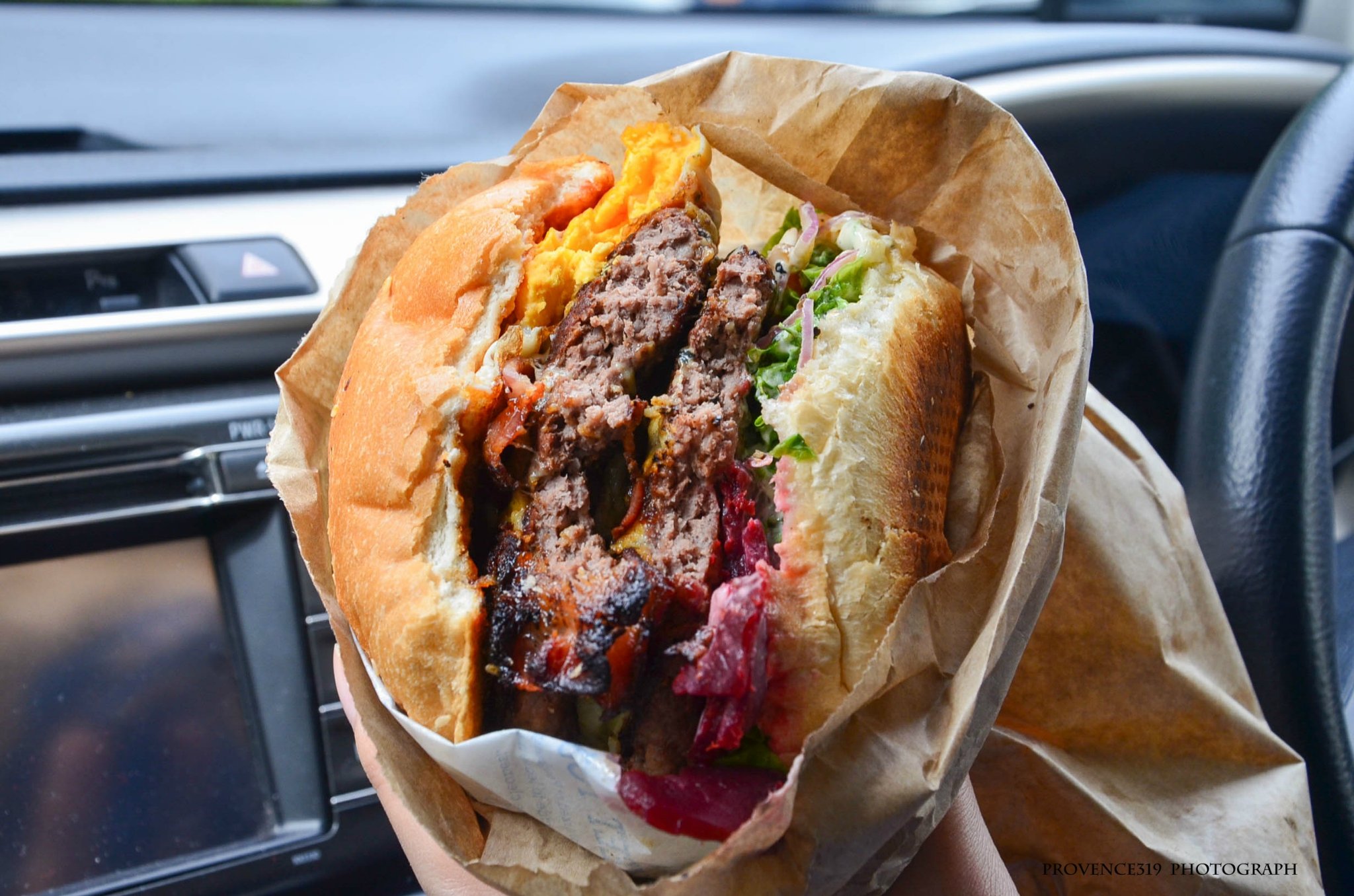 《蜜月旅行,我们去新西兰感受最纯净的世界》中提到的 fergburger