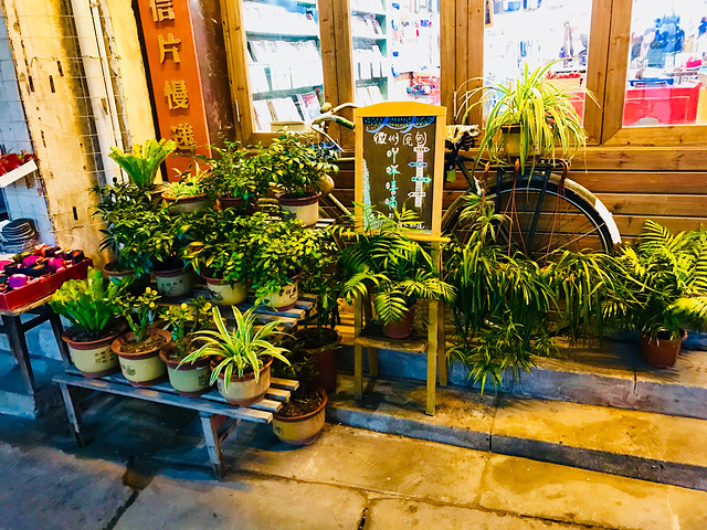 hhhhh去老街就是吃吃吃,小伙伴推荐了一家大傻