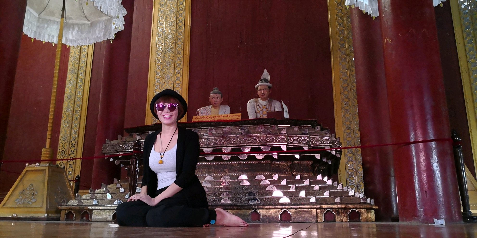 上了高塔偷拍了和尚,被发现