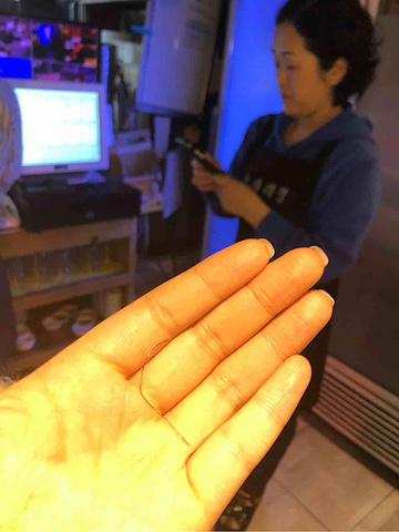 2万韩币120人民币打车费都不够更别说看牙科