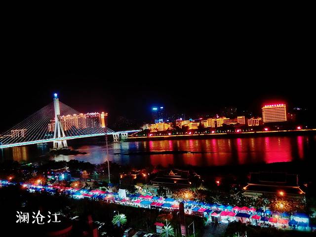 江边夜市
