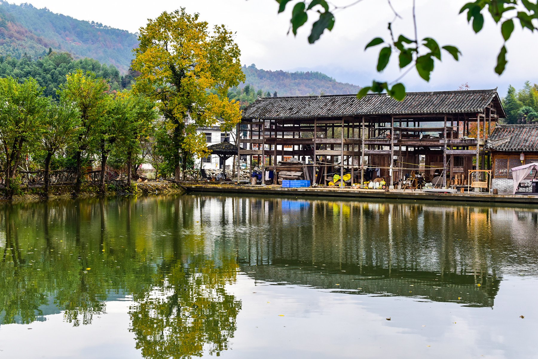 在这里田园风光也变得如此的优美无比了协里村的风光宛如仙境一样又放