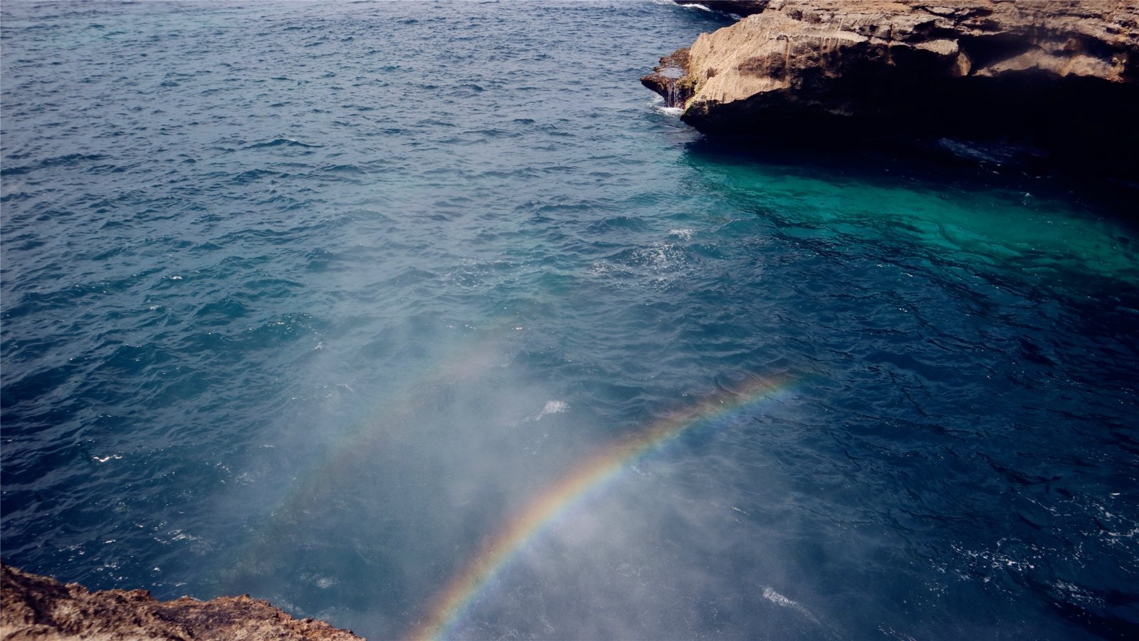 这里,看着湛蓝的海水,听.【去哪儿攻略】