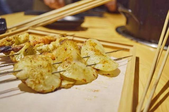 围炉小巷•炭烤活鳗•鲜切牛肉(教场店)