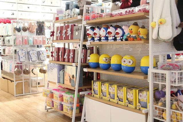 亚泰富苑购物中心