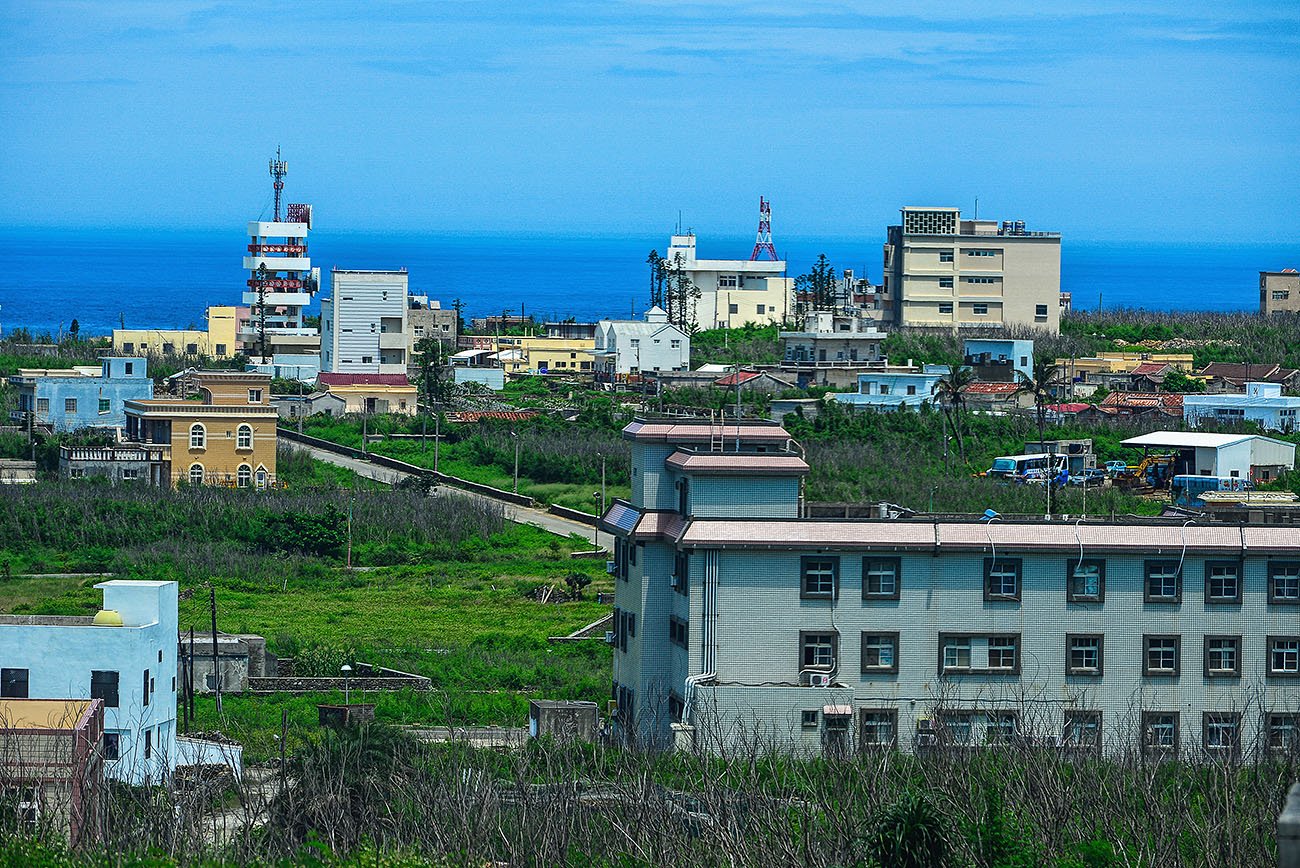 发现岛上有一个著名古迹"七美人",为表彰七女抵抗倭寇的节烈事迹,才