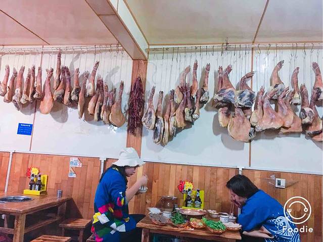 阿婆情腊排骨火锅(忠义店)