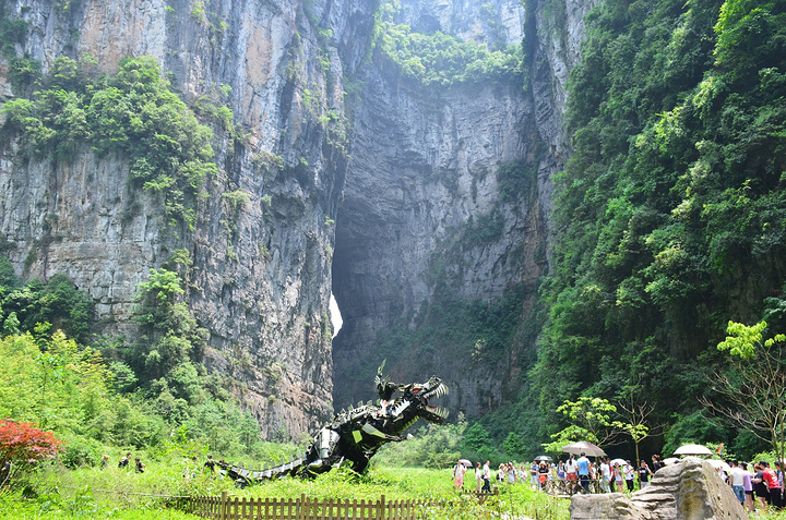 2024我是在简途公众号订的武隆、天坑一日游,感觉还不错,还可以在公众号订肯德基早餐。拍摄变形金刚的地方_武隆-评论-去哪儿攻略