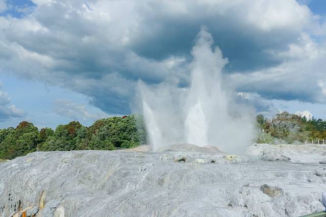 华卡雷瓦雷瓦地热保护区