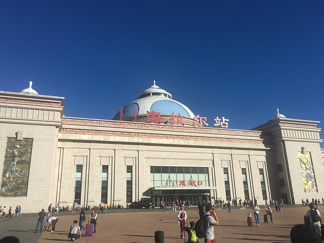 一夜火车,醒来已经快到站了.收拾好行李,下车!