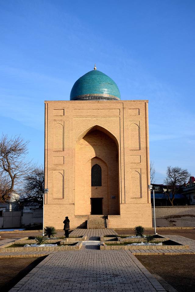 比比·哈内姆清真寺