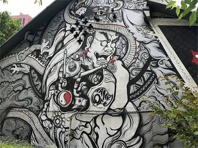 四川美术学院停车场