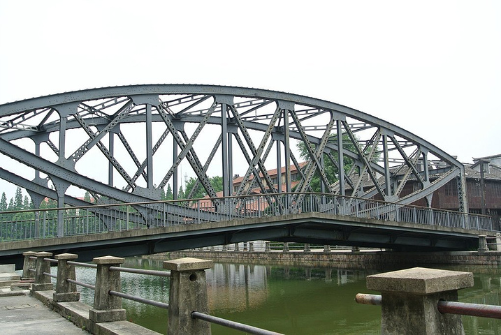 经典电视剧《新上海滩》,韩寒导演的《后会无