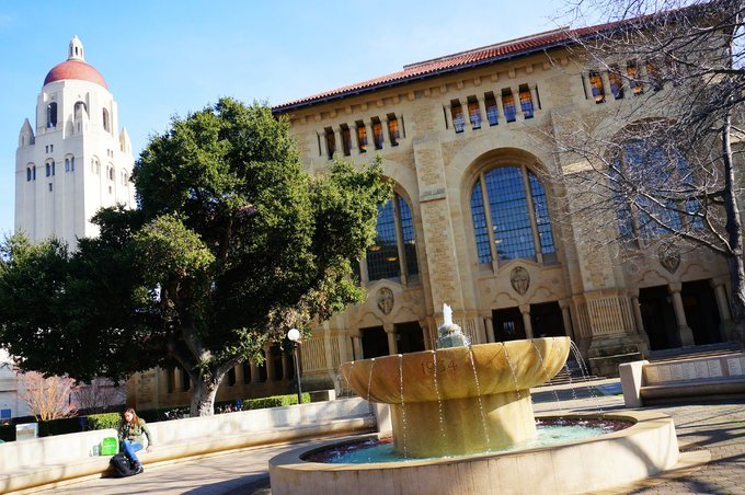 胡佛塔hoovertower胡佛塔是斯坦福的最高点如果想拍校园全景就要到塔