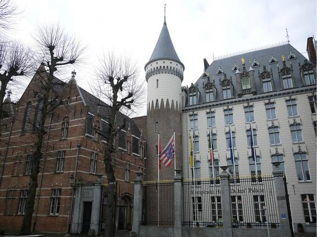 钟楼和哈伦广场