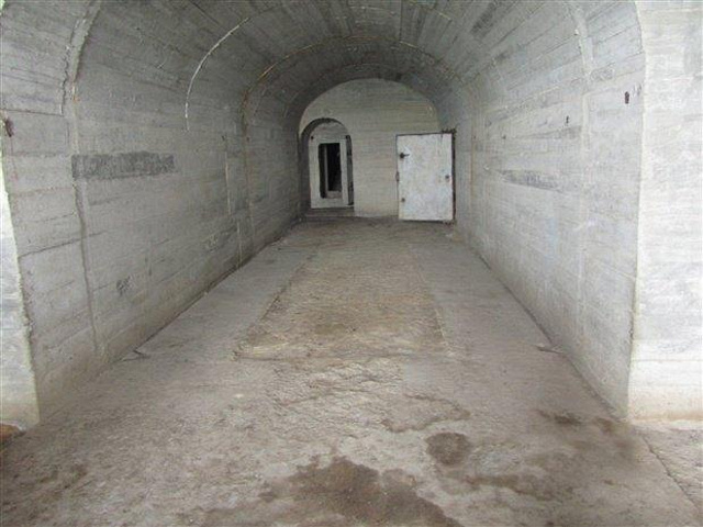 你身后的景色也很美啊.放下行李,稍作休息,开始自由的徒步逛海岛.