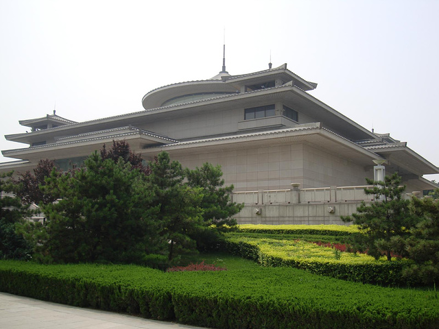 "西安博物院，建的非常大气，还有，西安绝对是属马的城市。博物院建筑，很有特色_西安博物院"的评论图片